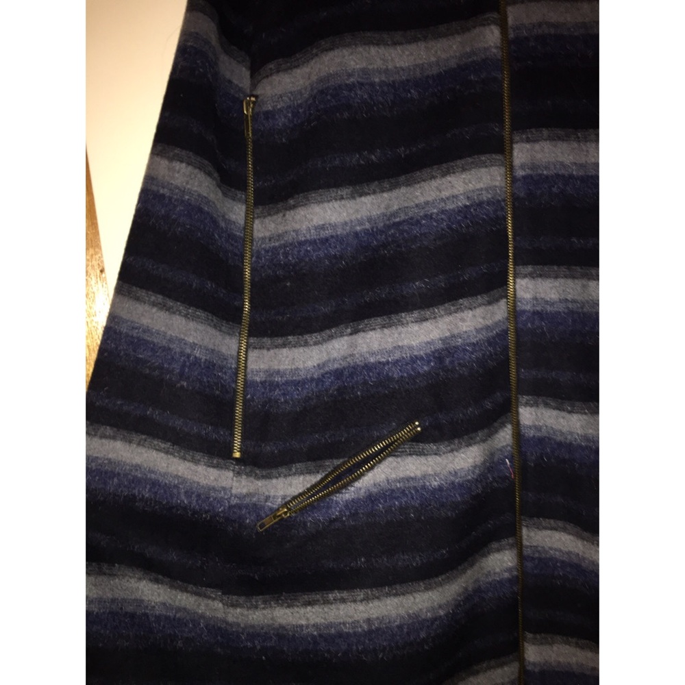 TOBI Cape Jacket - Picture 6 of 6